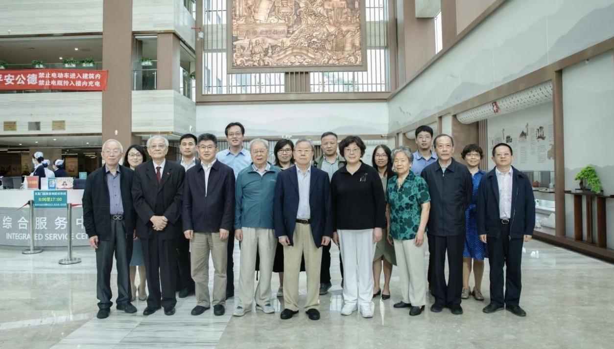 beat365专家委员会主任委员施杞一行赴北京中医药大学调研