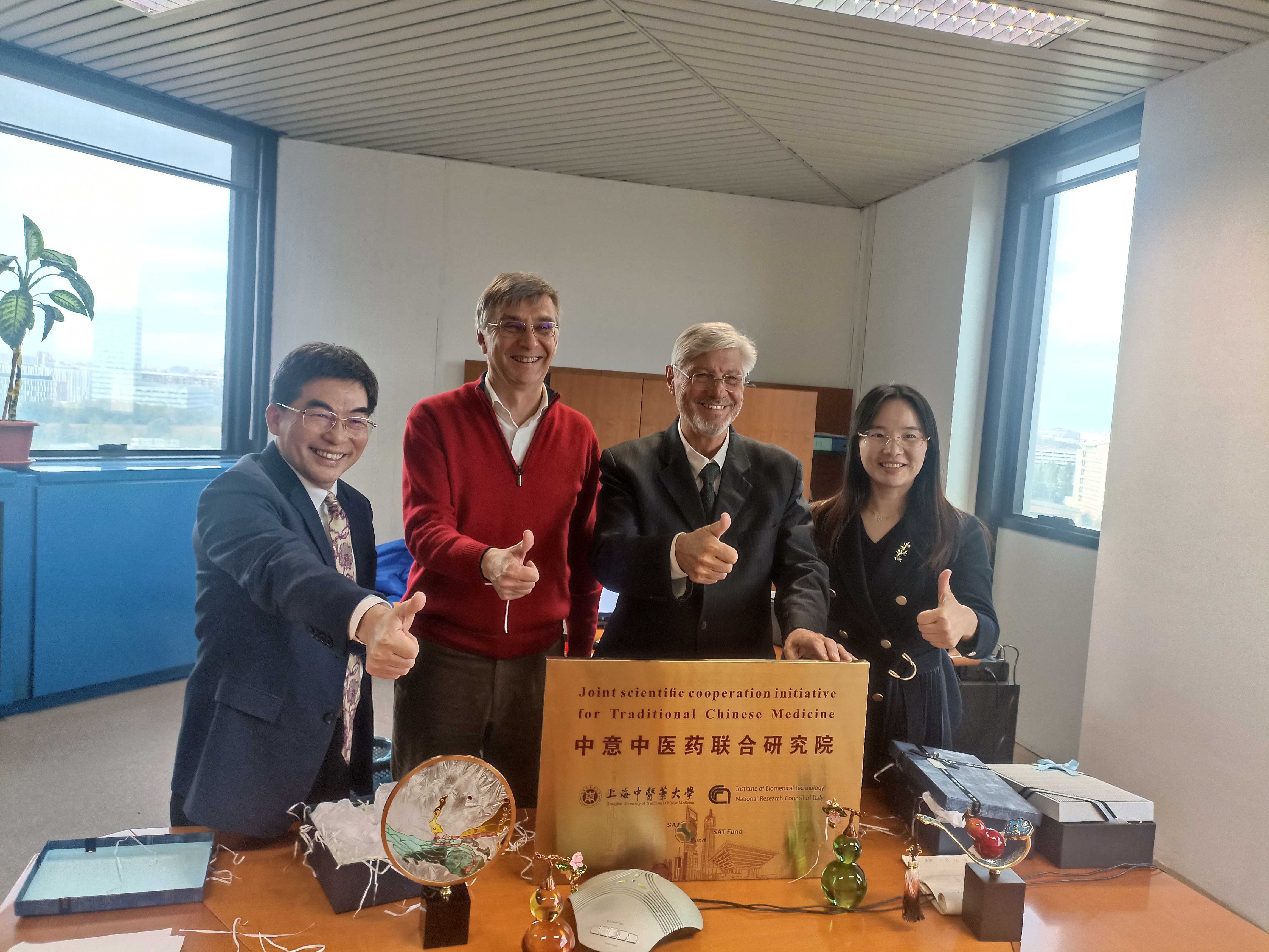 beat365代表团赴意大利国家研究委员会生物医药技术研究所访问交流