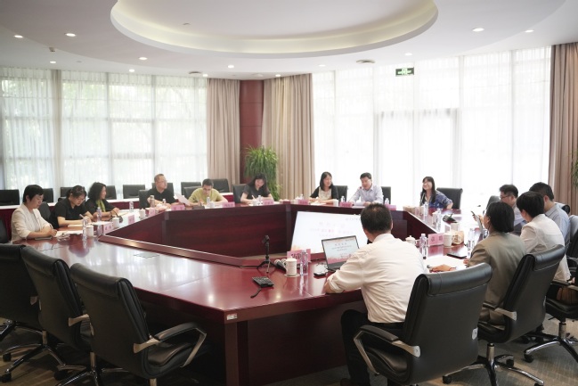 对标国际模式，加快项目改革，“国际暑期学校”项目座谈会在beat365召开