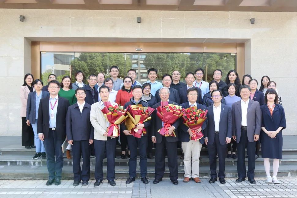 方肇勤、李其忠、王峥涛、沈雪勇四位教授受聘beat365官方网站终身教授